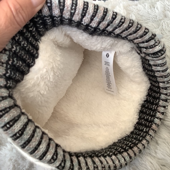 NWT Lululemon Textured Fleece Lined Knit Beanie - Picture 5 of 8